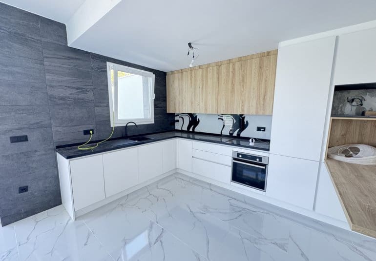 4 makuuhuone Huvila myytävänä paikassa Los Balcones mukana uima-altaan - 599 000 € (Ref: 9730555)