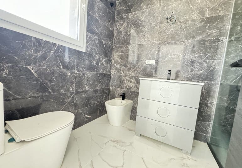 4 makuuhuone Huvila myytävänä paikassa Los Balcones mukana uima-altaan - 599 000 € (Ref: 9730555)