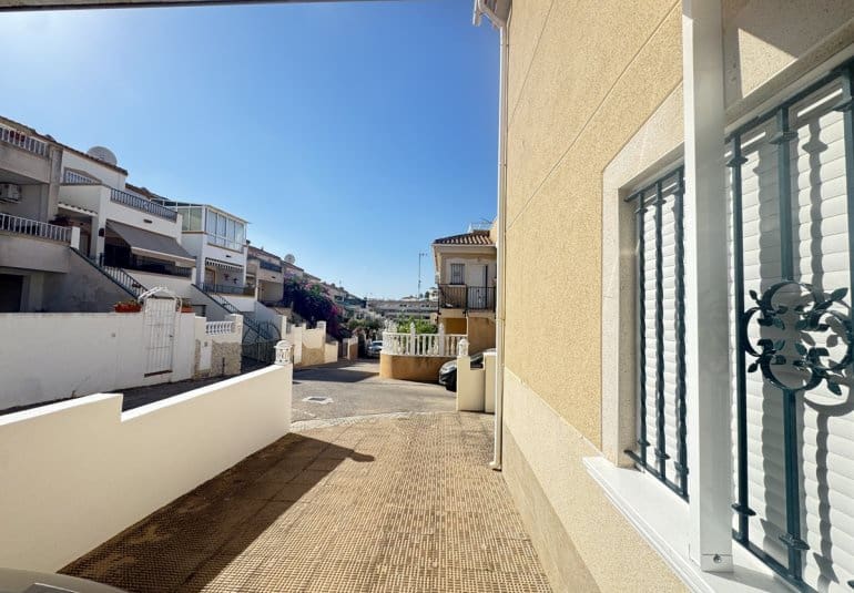 4 sypialnia Willa na sprzedaż w Villamartin z basenem - 379 000 € (Ref: 9730556)