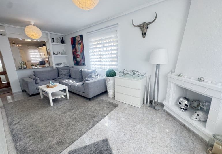 4 sypialnia Willa na sprzedaż w Villamartin z basenem - 379 000 € (Ref: 9730556)