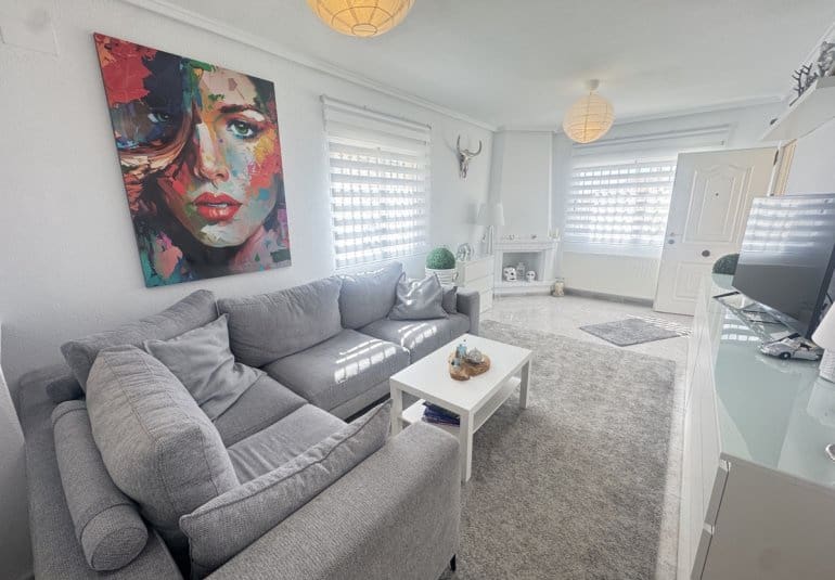 4 sypialnia Willa na sprzedaż w Villamartin z basenem - 379 000 € (Ref: 9730556)