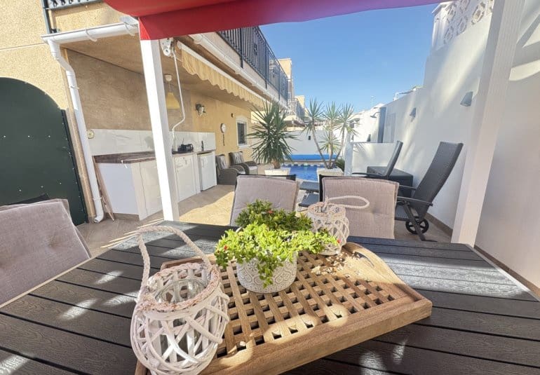 4 sypialnia Willa na sprzedaż w Villamartin z basenem - 379 000 € (Ref: 9730556)