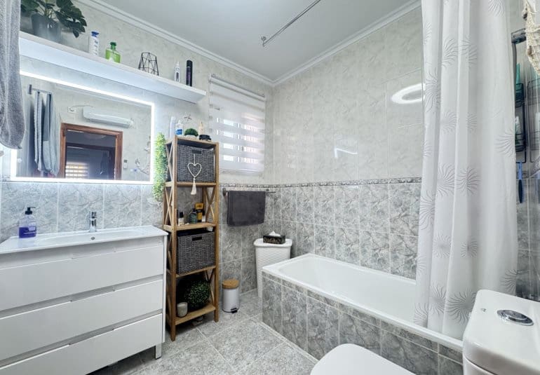 4 sypialnia Willa na sprzedaż w Villamartin z basenem - 379 000 € (Ref: 9730556)