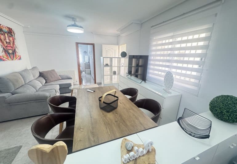 4 sypialnia Willa na sprzedaż w Villamartin z basenem - 379 000 € (Ref: 9730556)