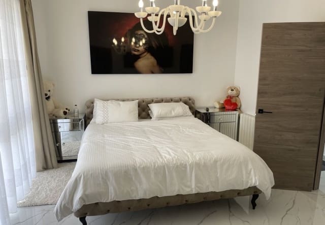 4 makuuhuone Huvila myytävänä paikassa Los Balcones mukana uima-altaan - 650 000 € (Ref: 9730557)