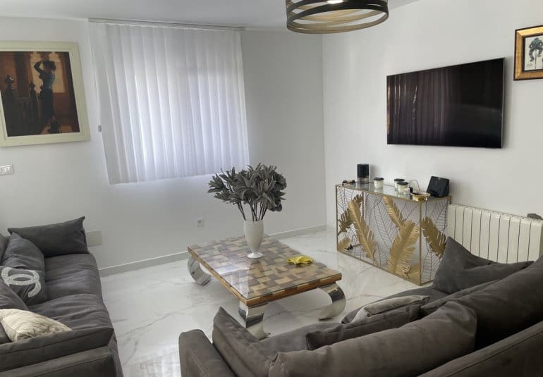 4 makuuhuone Huvila myytävänä paikassa Los Balcones mukana uima-altaan - 650 000 € (Ref: 9730557)