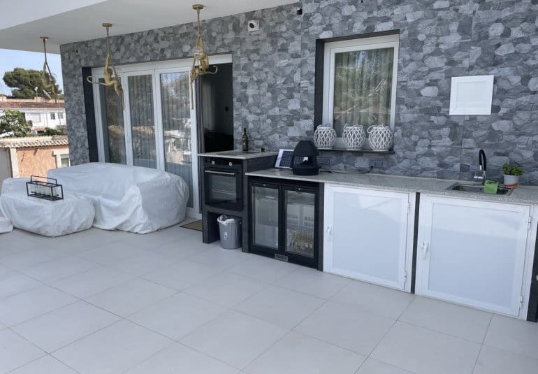 4 makuuhuone Huvila myytävänä paikassa Los Balcones mukana uima-altaan - 650 000 € (Ref: 9730557)