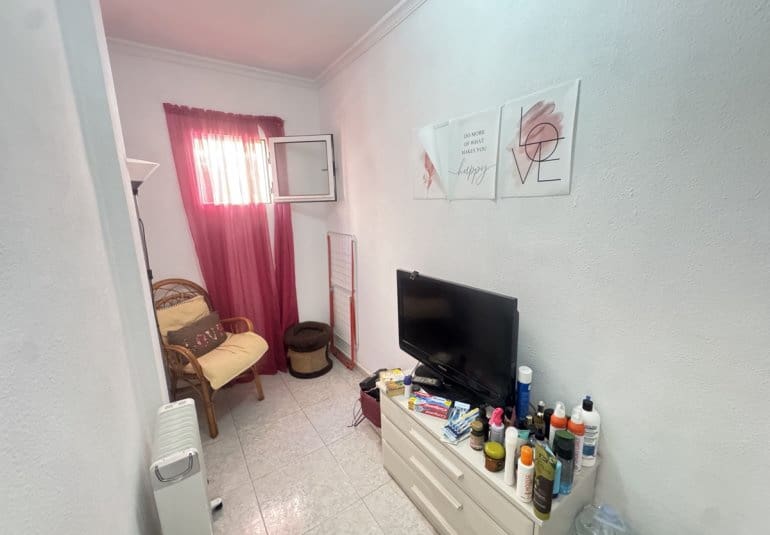 4 quarto Moradia para venda em Villamartin - 299 000 € (Ref: 9730558)