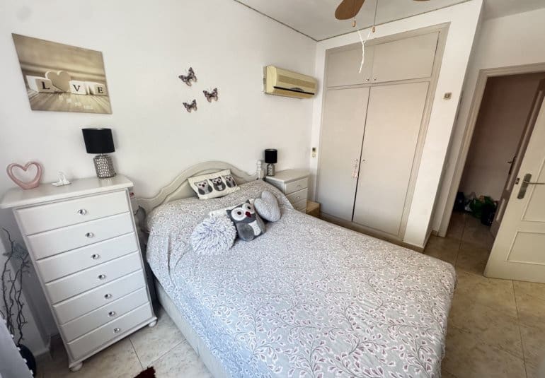 4 quarto Moradia para venda em Villamartin - 299 000 € (Ref: 9730558)