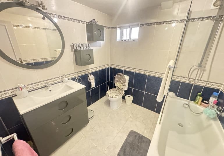 4 quarto Moradia para venda em Villamartin - 299 000 € (Ref: 9730558)