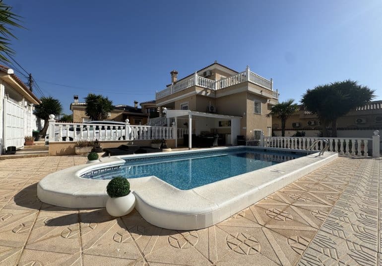 4 camera da letto Villa in vendita in Ciudad Quesada con piscina - 540.000 € (Rif: 9730559)