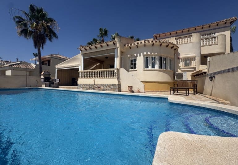 3 bedroom Villa for sale in Las Ramblas Golf with pool - € 449,950 (Ref: 9730560)