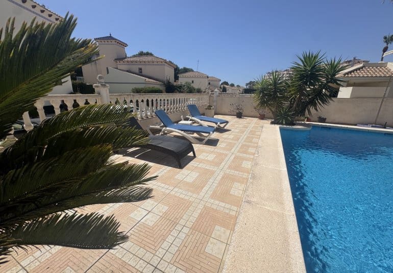 3 bedroom Villa for sale in Las Ramblas Golf with pool - € 449,950 (Ref: 9730560)