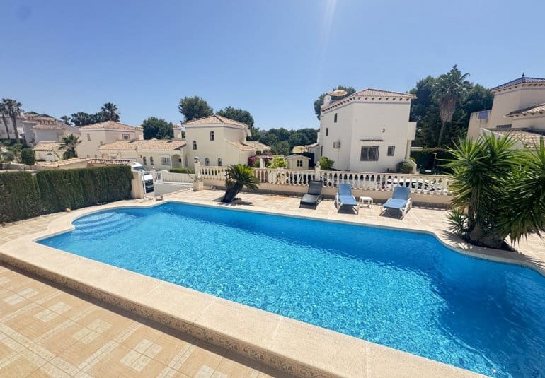 3 bedroom Villa for sale in Las Ramblas Golf with pool - € 449,950 (Ref: 9730560)