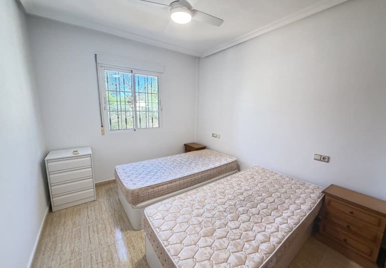 3 soveværelse Villa til salg i Villamartin med swimmingpool - € 375.000 (Ref: 9730561)