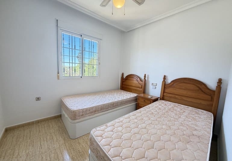 3 soveværelse Villa til salg i Villamartin med swimmingpool - € 375.000 (Ref: 9730561)