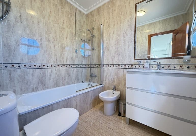 3 soveværelse Villa til salg i Villamartin med swimmingpool - € 375.000 (Ref: 9730561)