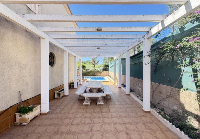 3 soveværelse Villa til salg i Villamartin med swimmingpool - € 375.000 (Ref: 9730561)