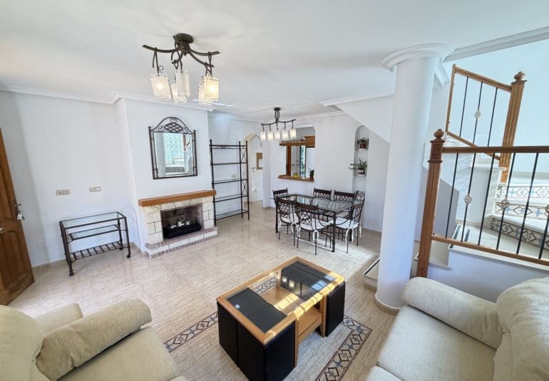 3 soveværelse Villa til salg i Villamartin med swimmingpool - € 375.000 (Ref: 9730561)