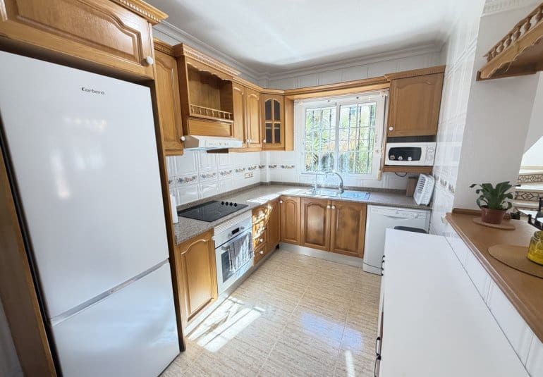 3 soveværelse Villa til salg i Villamartin med swimmingpool - € 375.000 (Ref: 9730561)