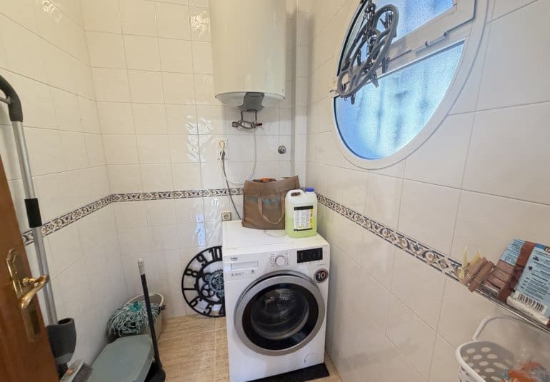 3 soveværelse Villa til salg i Villamartin med swimmingpool - € 375.000 (Ref: 9730561)