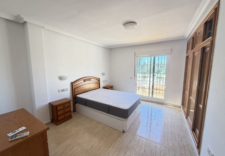 3 soveværelse Villa til salg i Villamartin med swimmingpool - € 375.000 (Ref: 9730561)