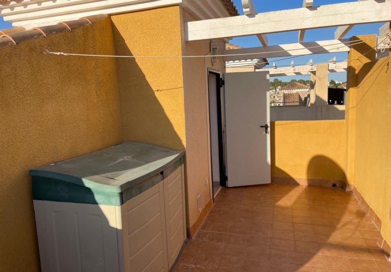 Casa de 2 habitaciones en Villamartin en venta con piscina - 189.995 € (Ref: 9730562)