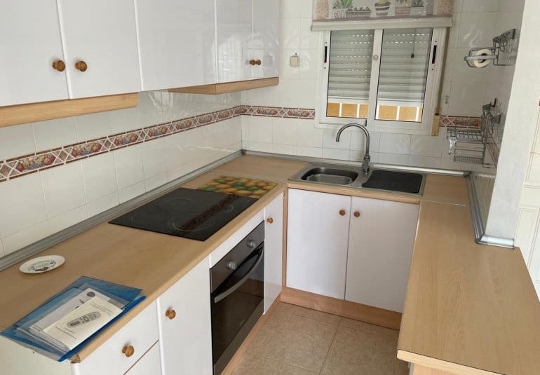 Casa de 2 habitaciones en Villamartin en venta con piscina - 189.995 € (Ref: 9730562)