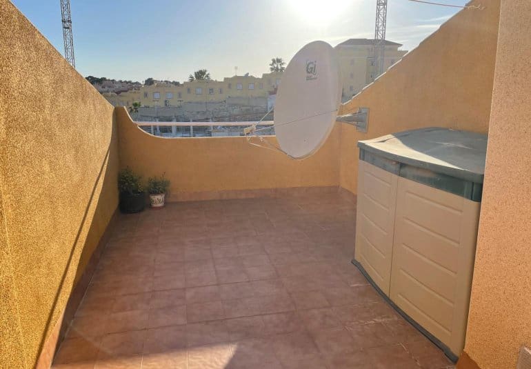 Casa de 2 habitaciones en Villamartin en venta con piscina - 189.995 € (Ref: 9730562)