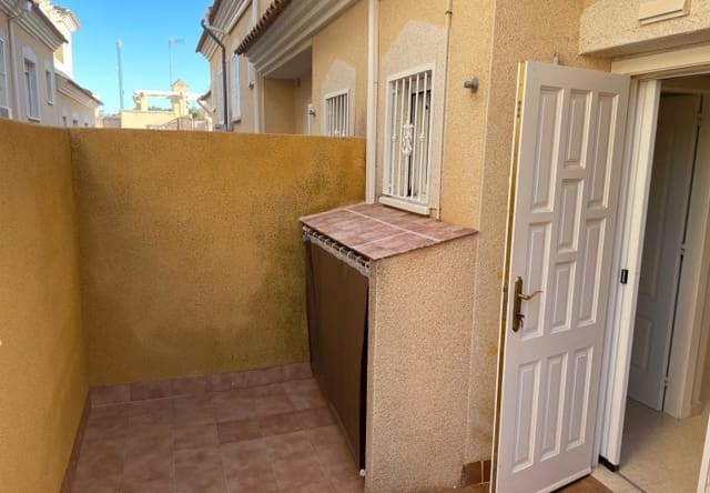 Casa de 2 habitaciones en Villamartin, Orihuela en venta con piscina - 189.995 € (Ref: 9730562)