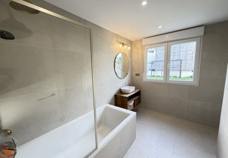 Chalet de 6 habitaciones en Villamartin en venta con piscina - 695.000 € (Ref: 9730563)