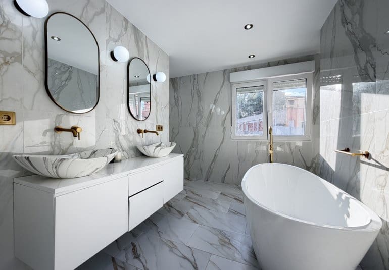 Chalet de 6 habitaciones en Villamartin en venta con piscina - 695.000 € (Ref: 9730563)