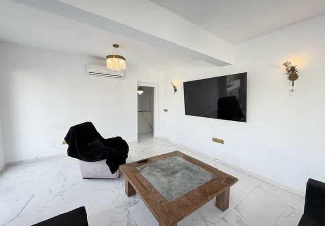 Chalet de 6 habitaciones en Villamartin, Orihuela en venta con piscina - 695.000 € (Ref: 9730563)