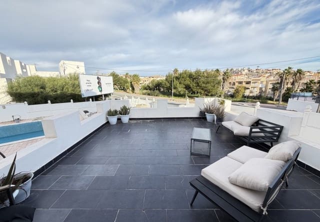 Chalet de 6 habitaciones en Villamartin, Orihuela en venta con piscina - 695.000 € (Ref: 9730563)