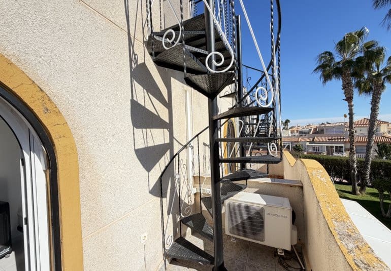 2 soverom Hus til salgs i La Florida med svømmebasseng - € 169 995 (Ref: 9730564)