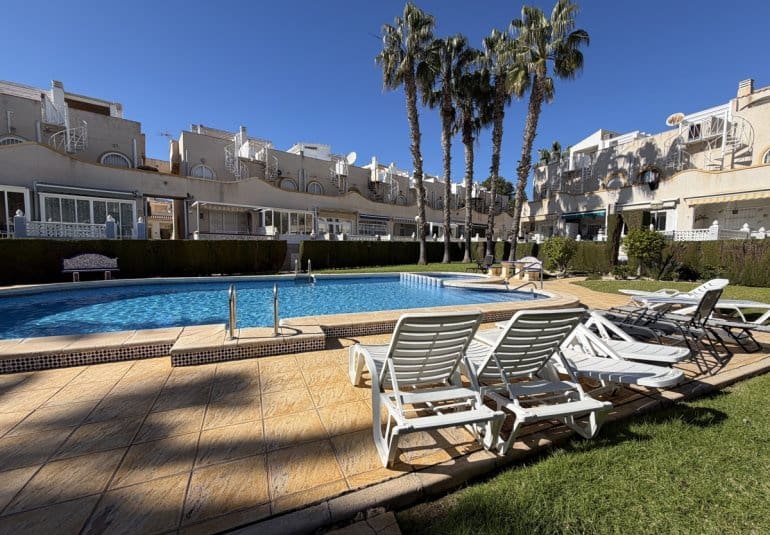 2 soverom Hus til salgs i La Florida med svømmebasseng - € 169 995 (Ref: 9730564)