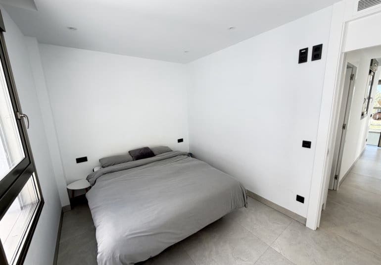 Chalet de 4 habitaciones en Villamartin en venta con piscina - 595.000 € (Ref: 9730566)