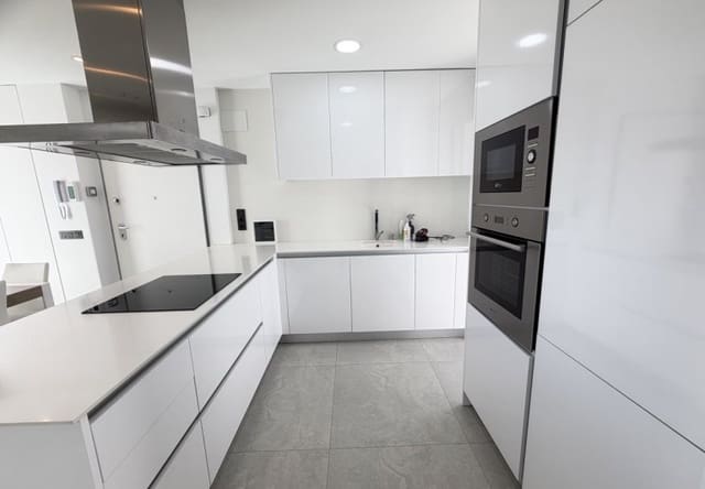 Chalet de 4 habitaciones en Villamartin, Orihuela en venta con piscina - 595.000 € (Ref: 9730566)