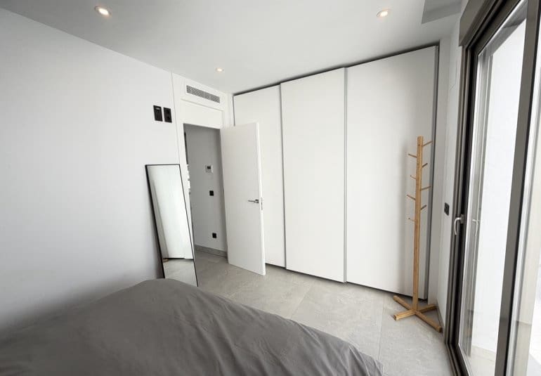 Chalet de 4 habitaciones en Villamartin en venta con piscina - 595.000 € (Ref: 9730566)