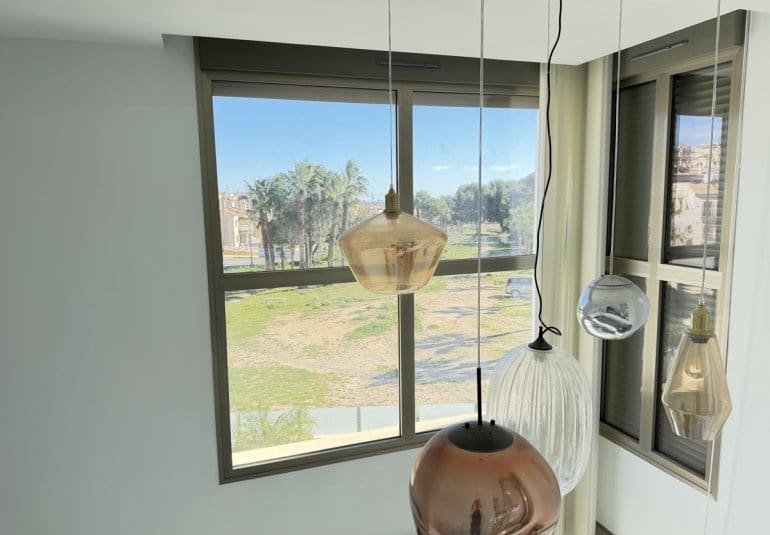 Chalet de 4 habitaciones en Villamartin en venta con piscina - 595.000 € (Ref: 9730566)