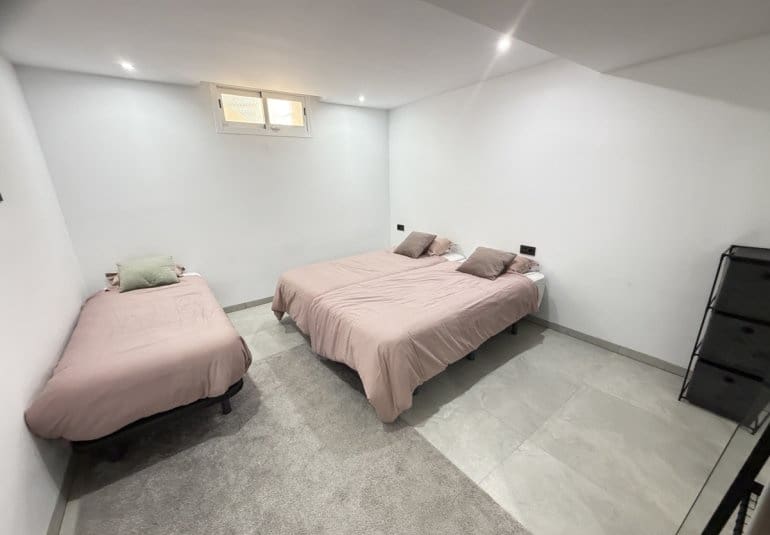 Chalet de 4 habitaciones en Villamartin en venta con piscina - 595.000 € (Ref: 9730566)