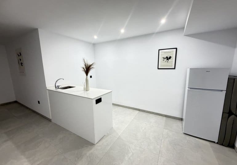 Chalet de 4 habitaciones en Villamartin en venta con piscina - 595.000 € (Ref: 9730566)