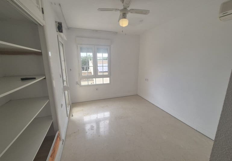 4 bedroom Villa for sale in Las Ramblas Golf with pool - € 299,000 (Ref: 9730567)