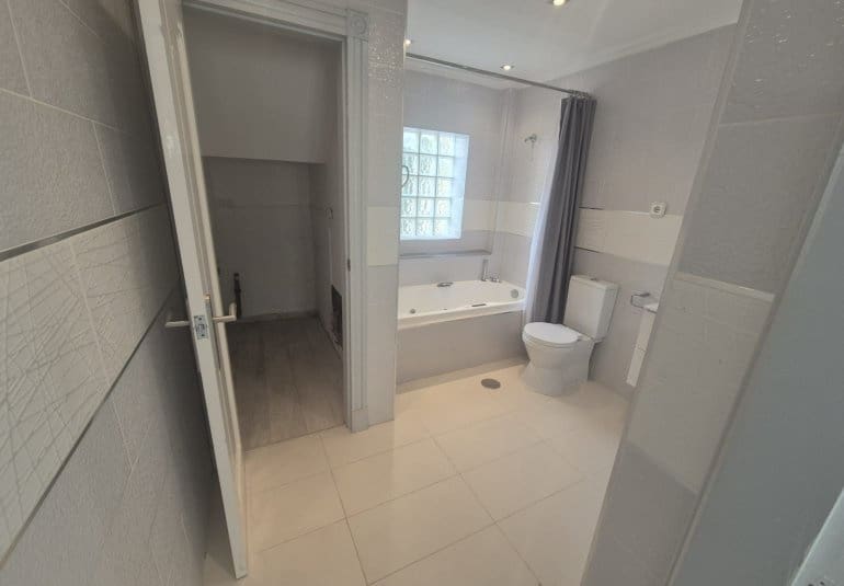 4 bedroom Villa for sale in Las Ramblas Golf with pool - € 299,000 (Ref: 9730567)