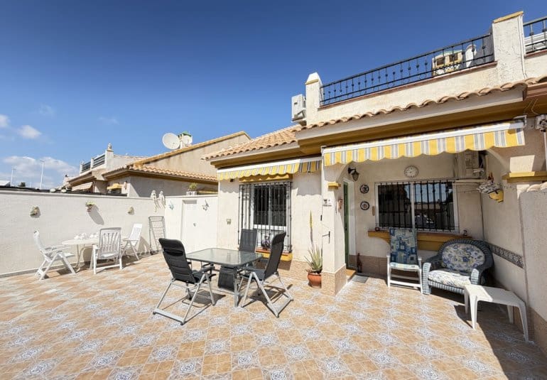 4 bedroom Bungalow for sale in La Zenia with pool - € 289,000 (Ref: 9730572)
