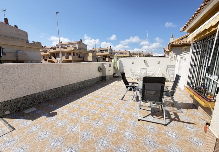 4 bedroom Bungalow for sale in La Zenia with pool - € 289,000 (Ref: 9730572)