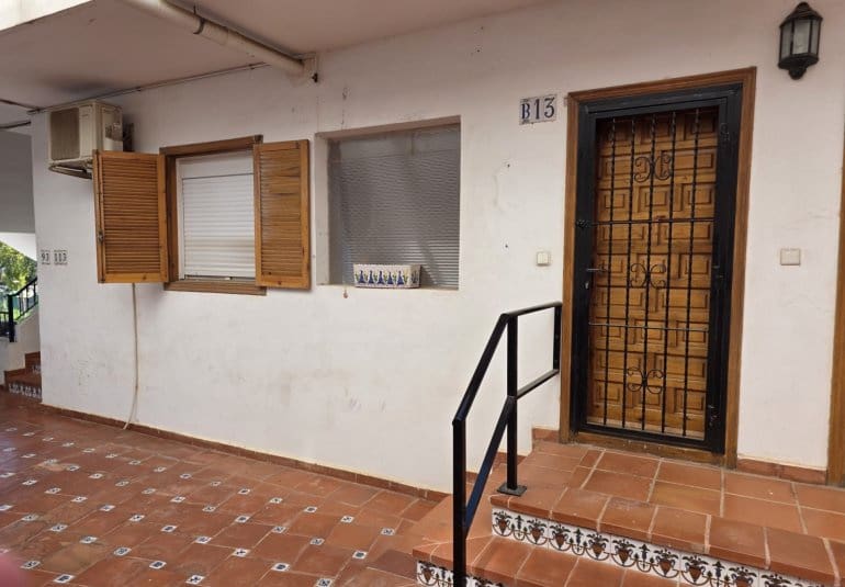 2 Zimmer Apartment zu verkaufen in Villamartin mit Pool - 164.900 € (Ref: 9730575)