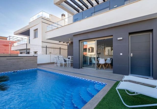 Chalet de 4 habitaciones en Los Almendros (Orihuela Costa), Orihuela en venta con piscina - 490.000 € (Ref: 9737802)