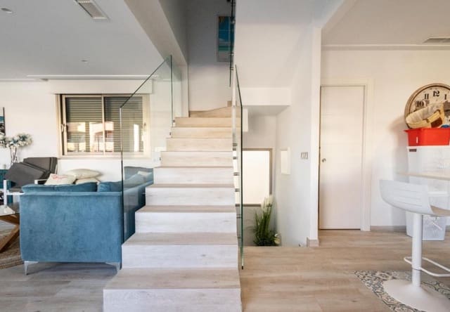 Chalet de 4 habitaciones en Los Almendros (Orihuela Costa), Orihuela en venta con piscina - 490.000 € (Ref: 9737802)