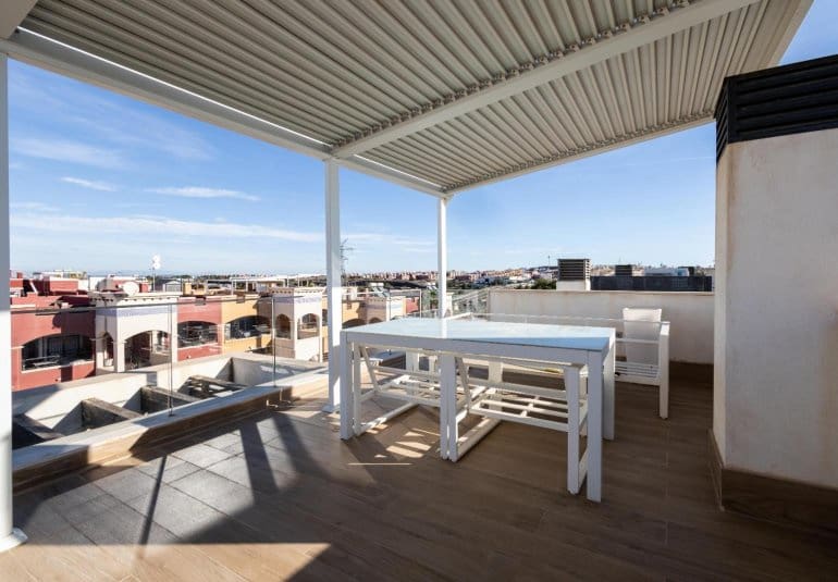 4 camera da letto Villa in vendita in Orihuela Costa con piscina - 490.000 € (Rif: 9737802)